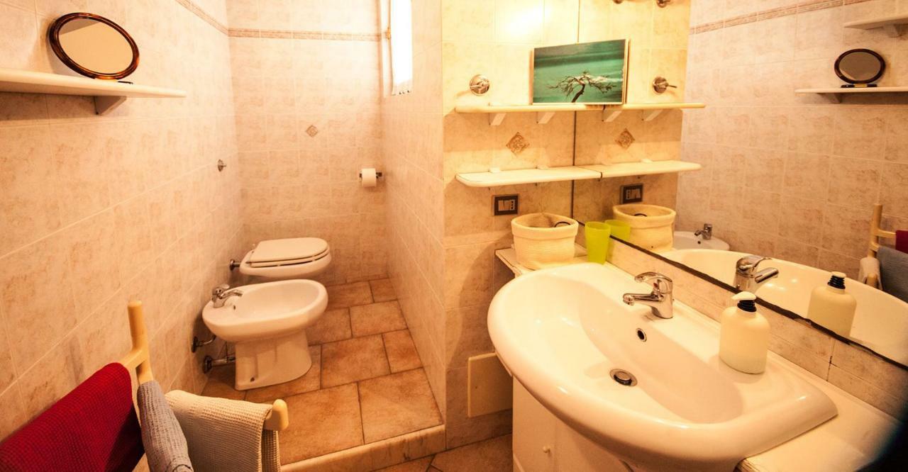 Temo River House Romantic Balcony And Peaceful Retreat In The Heart Of Bosa Esterno foto